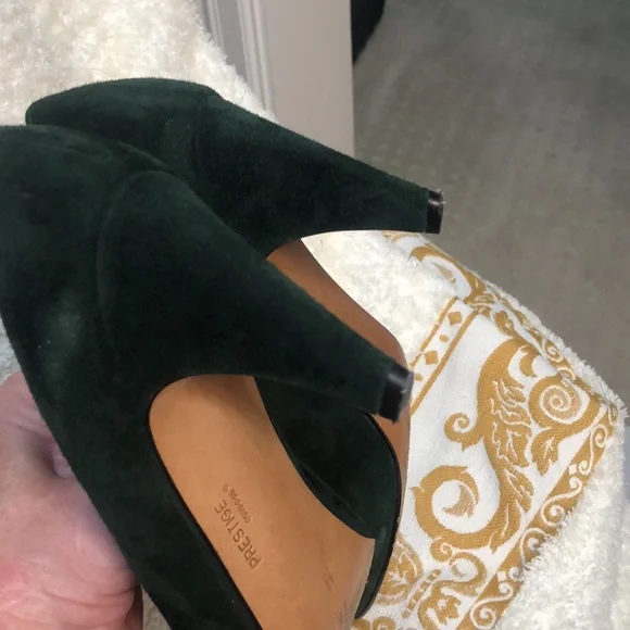 Suede Italy 🇮🇹 Pine Green Heels 7.5 m vintage Holidays ✨Festive ✨ So unique ✨ - Picture 8 of 10